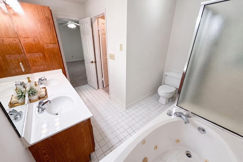 Photo 13 of 28 of 506 Mansard Walk, Alpharetta, GA