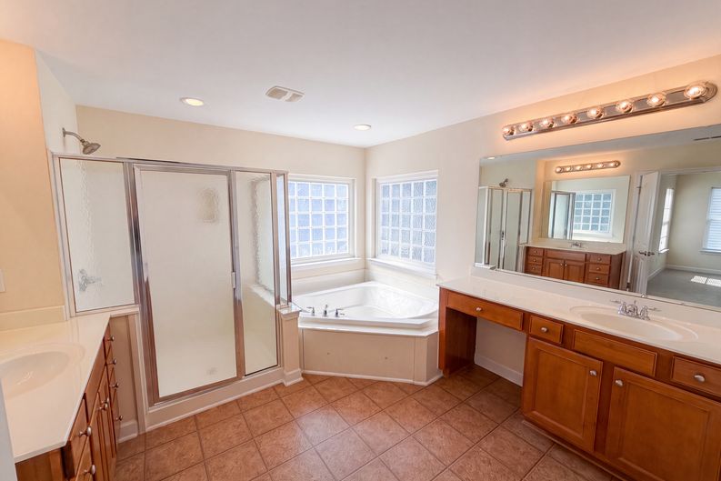 Photo 19 of 28 of 1139 Donelea Ln NW, Concord, NC
