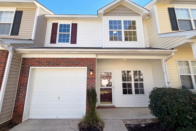 Photo 17 of 22 of 13927 Singleleaf Ln, Charlotte, NC
