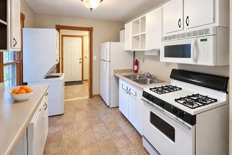 Photo 5 of 18 of 5533 32nd Ave S, Minneapolis, MN