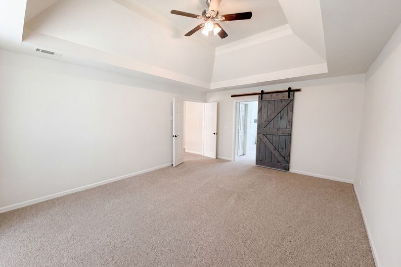 Photo 4 of 26 of 1900 Milfield Cir, Snellville, GA