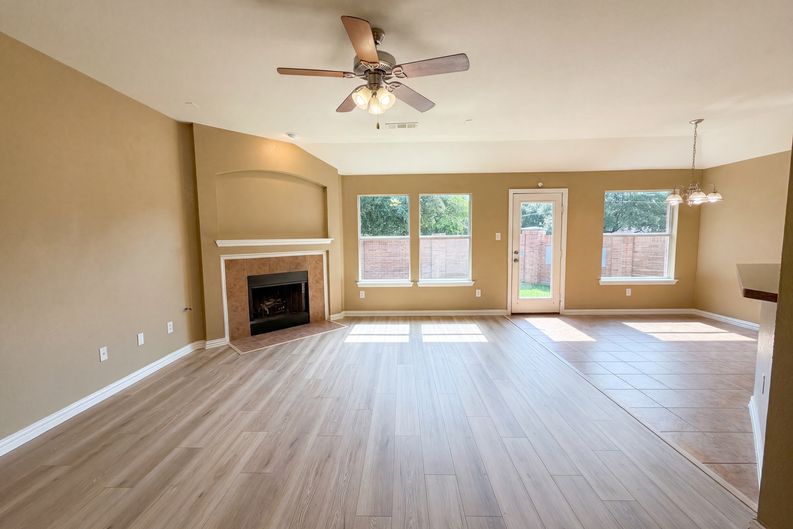Photo 3 of 16 of 5400 Shepherd Pl, Flower Mound, TX