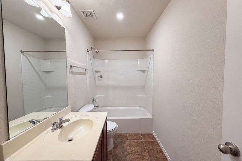 Photo 19 of 26 of 9165 Blackstone Dr, Providence Village, TX