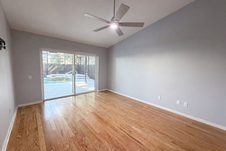 Photo 8 of 21 of 1204 Tiger Wood Ct, Valrico, FL