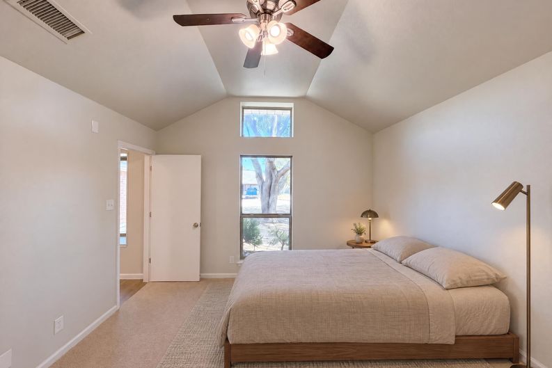 Photo 4 of 19 of 2812 Beverly Dr, Denton, TX