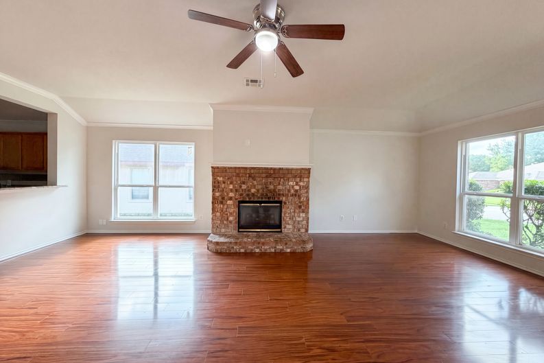 Photo 9 of 19 of 2324 Glenhaven Dr, McKinney, TX