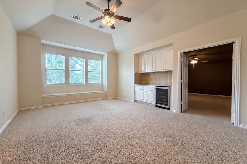 Photo 10 of 30 of 27911 Warren Park Dr, Katy, TX