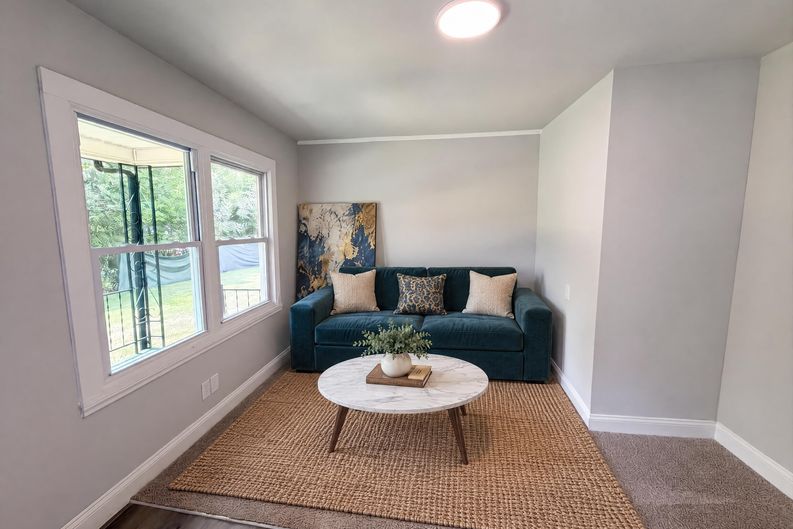 Photo 4 of 21 of 704 Morningside Dr, Mount Holly, NC