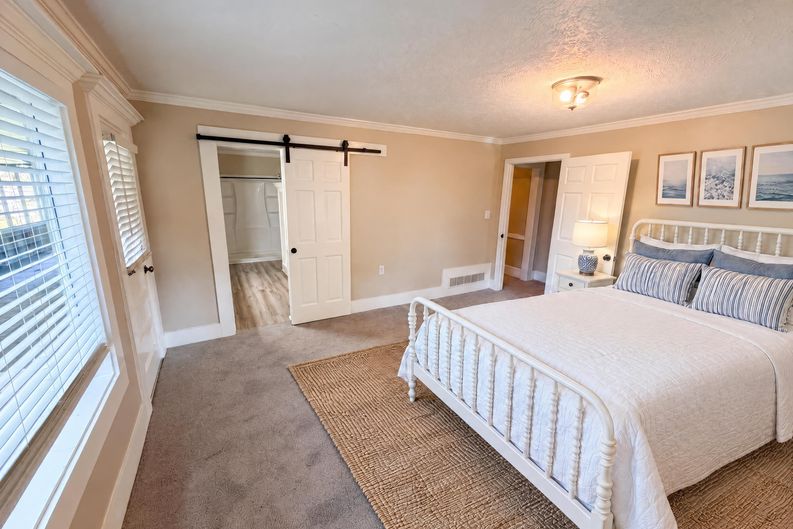 Photo 4 of 26 of 6257 N Summers Cir, Douglasville, GA