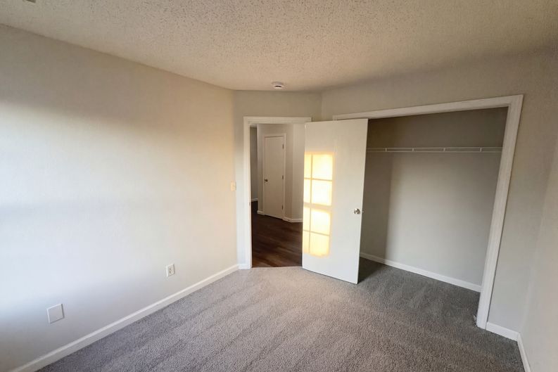 Photo 18 of 20 of 6654 Hazelhatch Dr, Indianapolis, IN