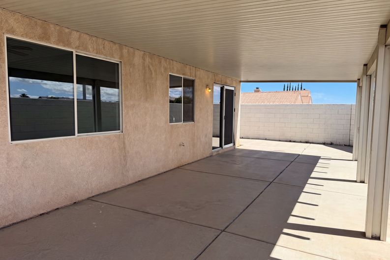 Photo 16 of 18 of 13577 Monterey Way, Victorville, CA