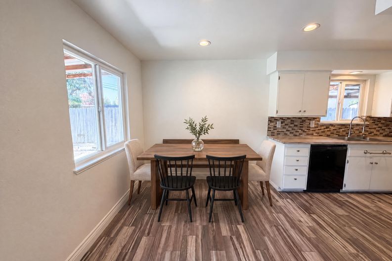 Photo 9 of 31 of 1422 Oakmont Dr, Roseville, CA