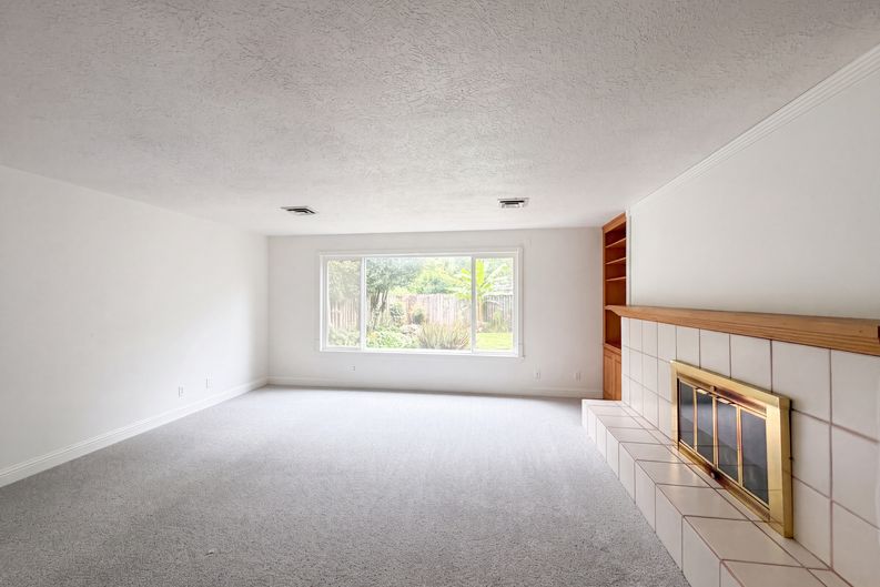 Photo 9 of 22 of 3333 17th Ave, Forest Grove, OR