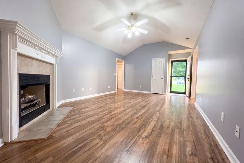 Photo 3 of 19 of 223 Williston Dr, Huntsville, AL