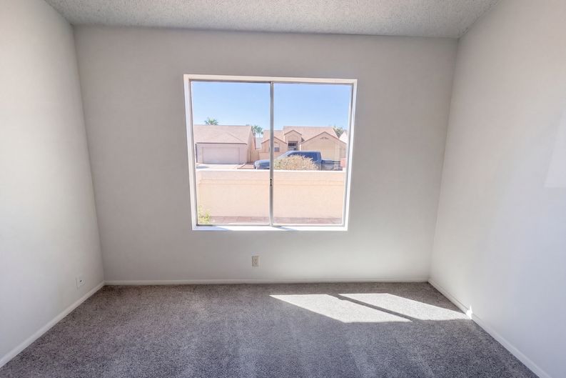 Photo 4 of 24 of 6018 W Mescal St, Glendale, AZ