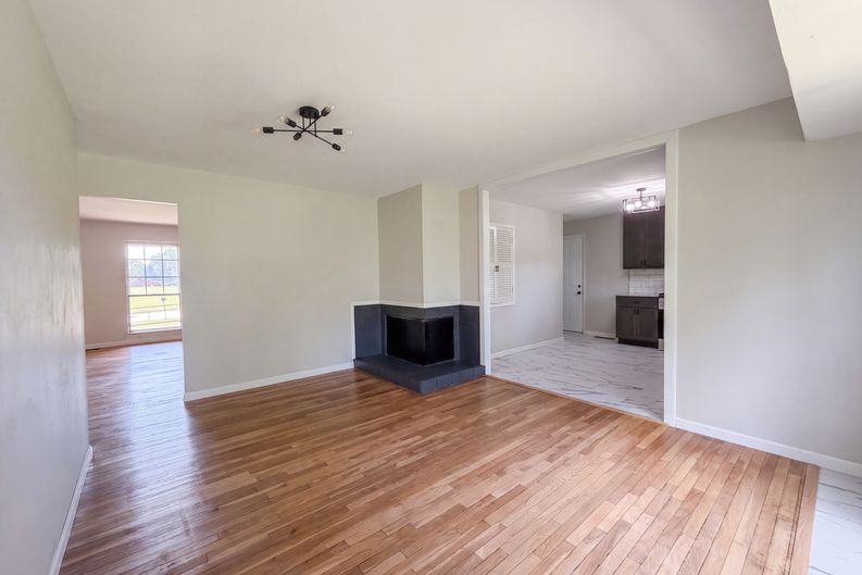 Photo 9 of 21 of 4358 Rhine Dr, Florissant, MO