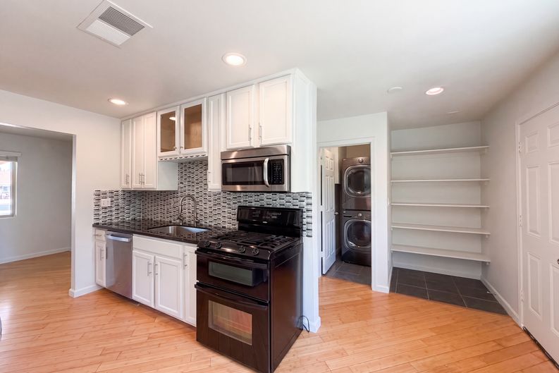 Photo 10 of 29 of 909 W Missouri Ave, Phoenix, AZ
