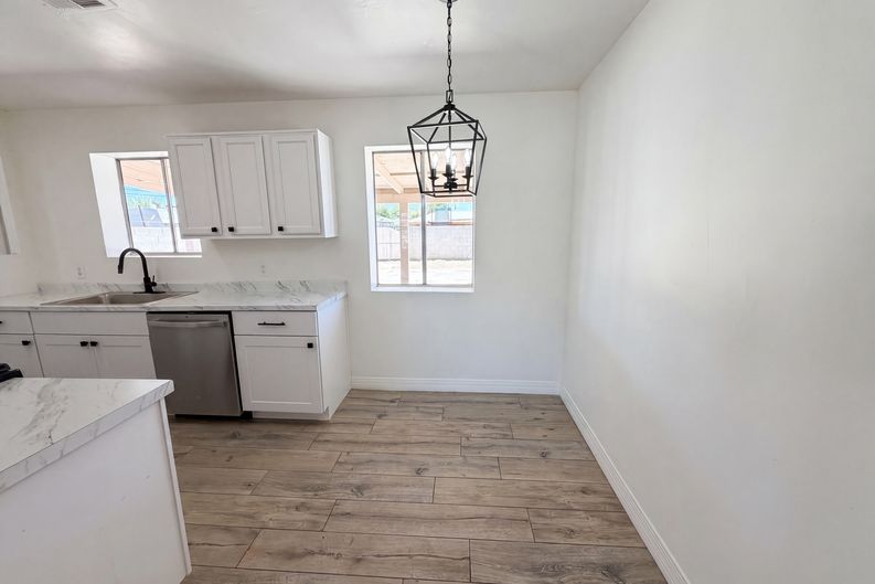 Photo 6 of 21 of 4505 W Clarendon Ave, Phoenix, AZ