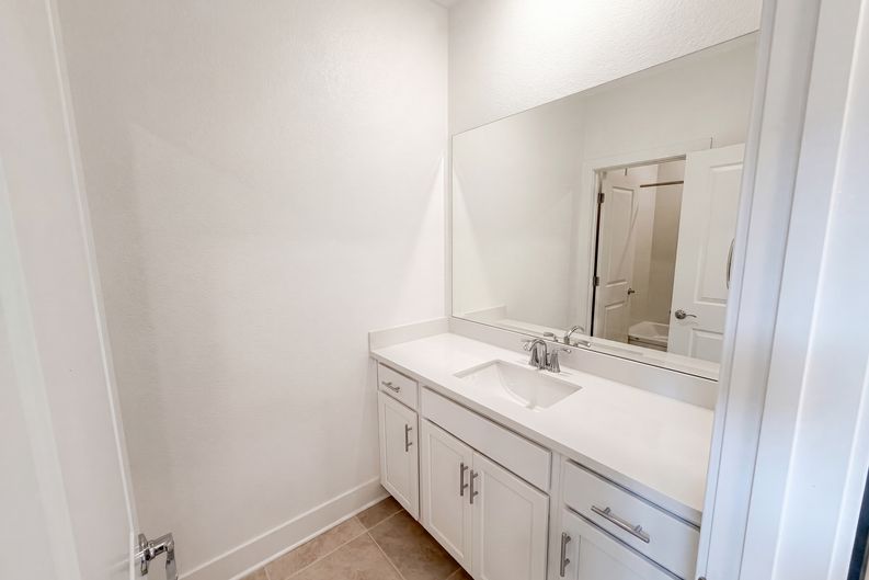 Photo 16 of 50 of 2743 Irish Meadow Way, Lathrop, CA