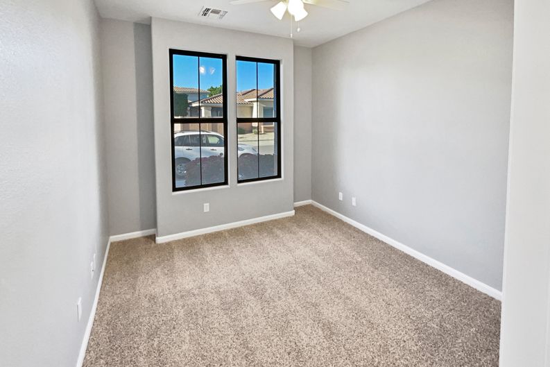 Photo 11 of 33 of 13613 W Cypress St, Goodyear, AZ