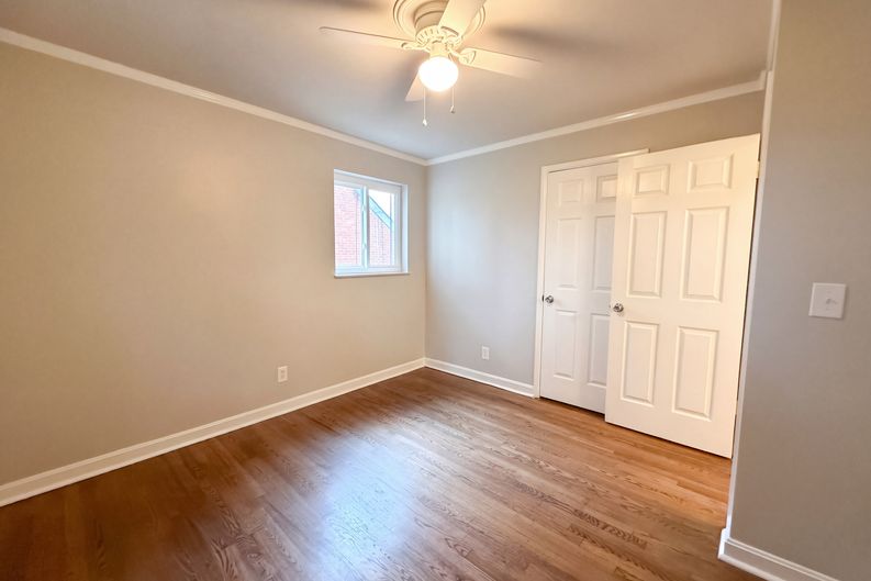 Photo 9 of 21 of 9122 Neil Dr, Cincinnati, OH