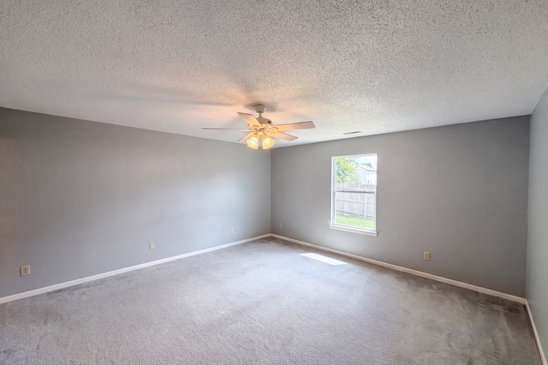 Photo 7 of 16 of 345 Leffler Dr, Indianapolis, IN