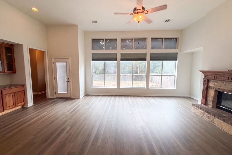 Photo 7 of 26 of 1724 Westend Pl, Round Rock, TX