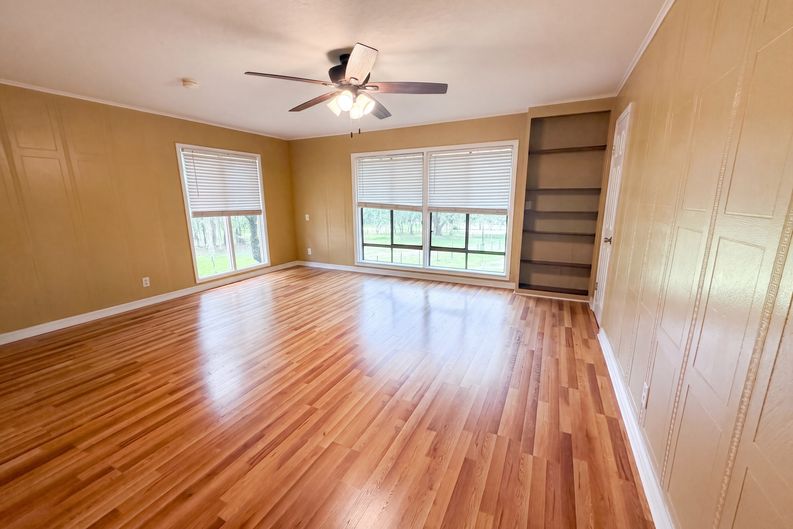 Photo 15 of 43 of 8042 County Line Rd, Melrose, FL