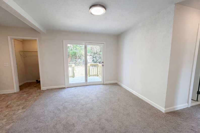 Photo 7 of 17 of 2112 Axson St, Cayce, SC