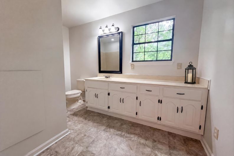 Photo 18 of 24 of 1223 6th St, Pleasant Grove, AL