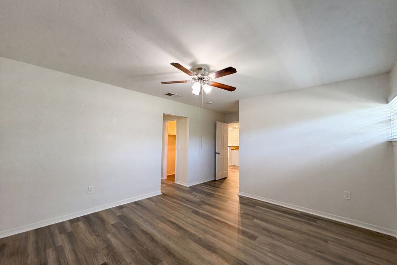 Photo 19 of 34 of 2805 105th St E, Palmetto, FL