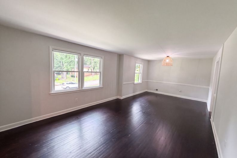 Photo 7 of 29 of 1710 Fairhaven Dr, Columbia, SC