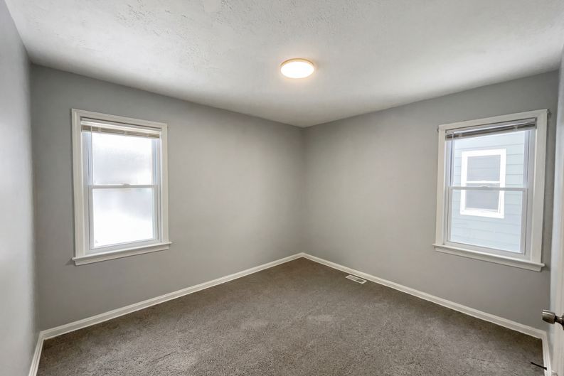 Photo 11 of 19 of 17409 Mapleboro Ave, Maple Heights, OH