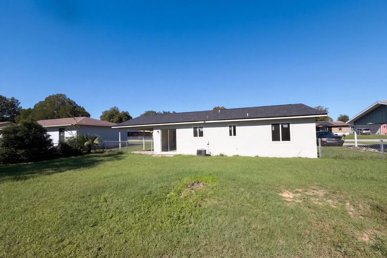 Photo 15 of 17 of 8801 SE 89th St, Ocala, FL
