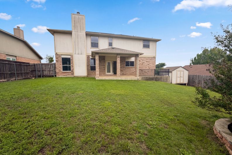 Photo 5 of 18 of 118 W Running Wolf Trl, Harker Heights, TX