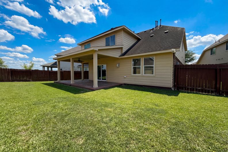 Photo 5 of 24 of 26306 Fox Ridge Ln, Katy, TX