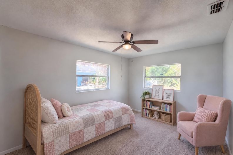 Photo 7 of 13 of 1100 Carefree Cove Dr, Winter Haven, FL