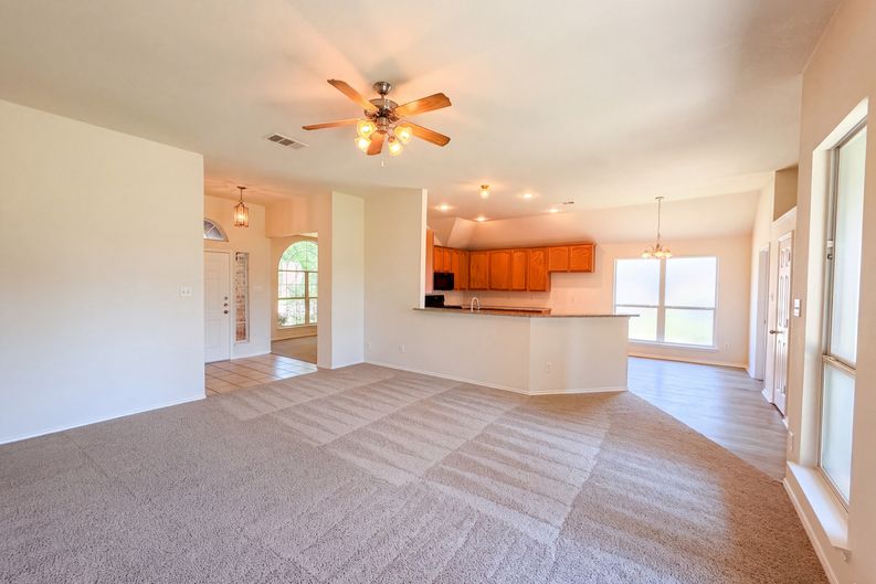 Photo 3 of 16 of 6401 Marquett Dr, Rowlett, TX
