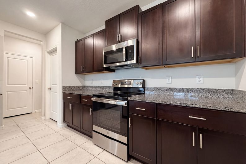 Photo 21 of 42 of 11849 Blackeyed Susan Dr, Riverview, FL
