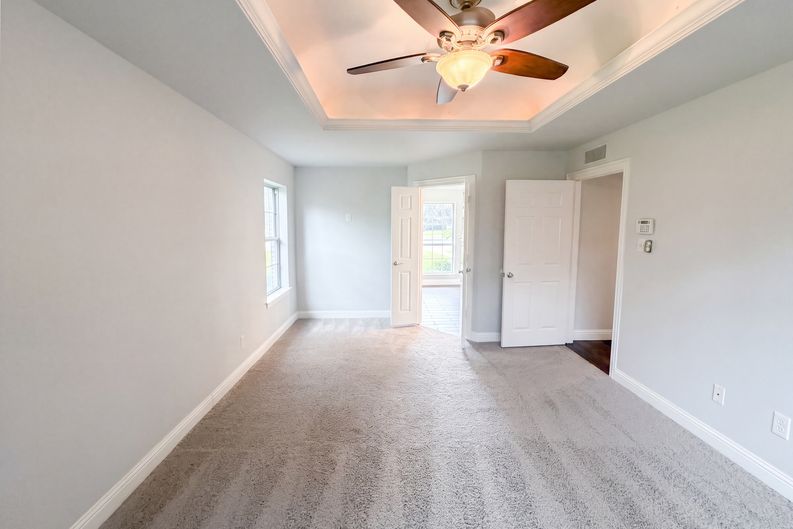 Photo 15 of 22 of 3308 Brookhaven Club Dr, Dallas, TX