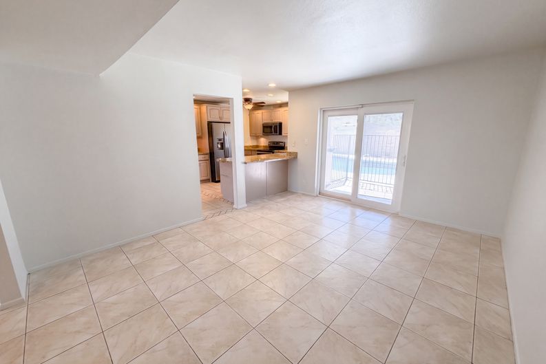 Photo 9 of 21 of 817 W Isabella Ave, Mesa, AZ