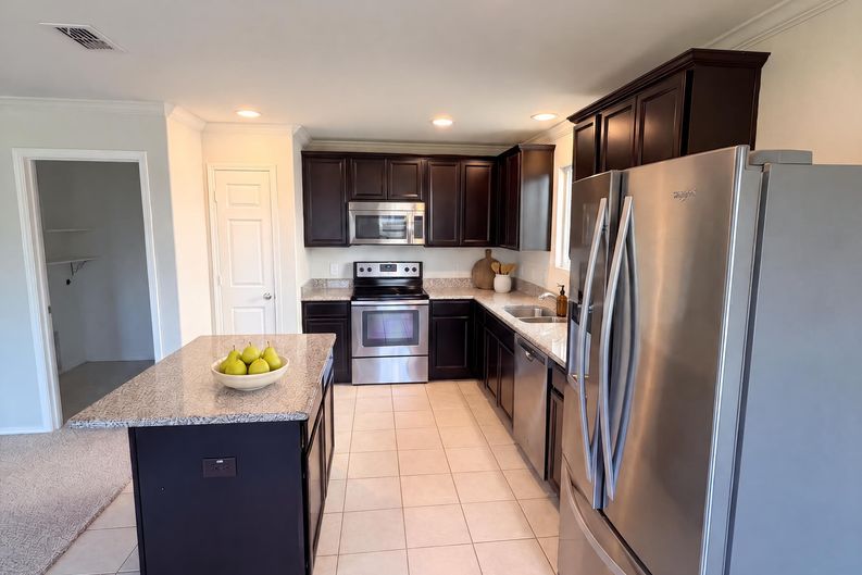 Photo 6 of 16 of 3029 Adrian Creek Dr, Little Elm, TX