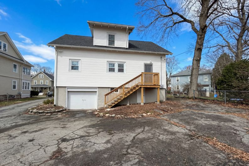 Photo 5 of 18 of 10 Perrot St, Worcester, MA