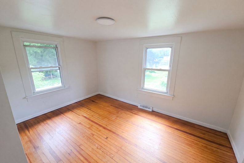 Photo 4 of 19 of 3209 Swan Pl, Lynchburg, VA