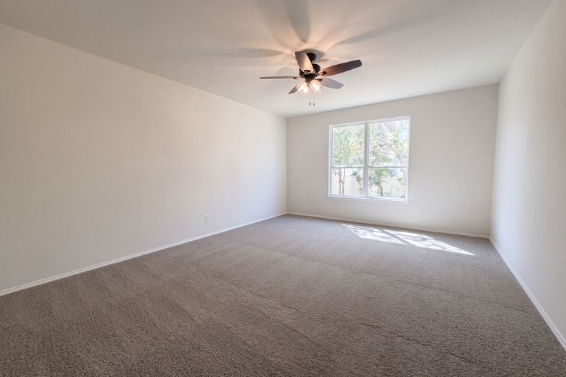 Photo 10 of 19 of 9000 Blackstone Dr, Aubrey, TX