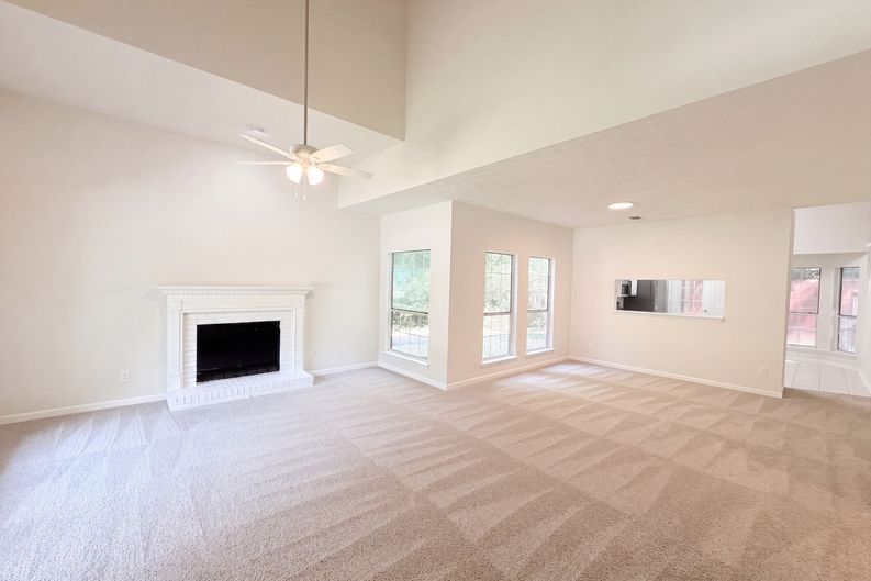 Photo 12 of 38 of 901 Lauren Kay Ct, Lawrenceville, GA