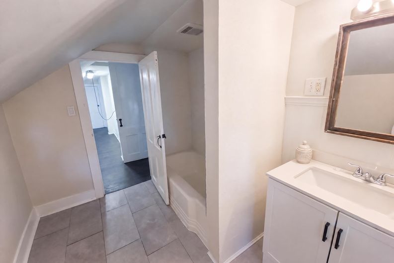 Photo 13 of 19 of 1026 Forbes St, East Hartford, CT