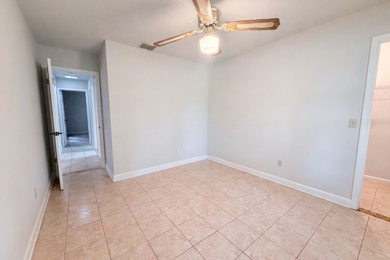 Photo 9 of 17 of 2441 Longwood St, Orange Park, FL
