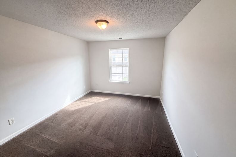 Photo 10 of 20 of 7553 Rutgers Cir, Fairburn, GA