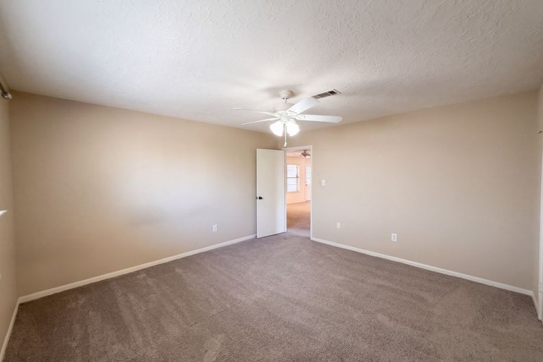 Photo 15 of 29 of 11819 Amblewood Dr, Meadows Place, TX